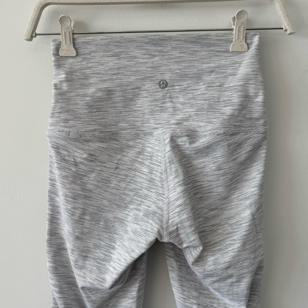 LULULEMON Wunder Under Crop High Rise Roll Down Scallop Luxtreme 23” Leggings - Picture 8 of 13